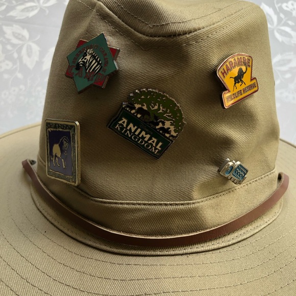 Walt Disney World Animal Kingdom Vintage Park Safari Hat With Pins Men’s Size M - Picture 9 of 16